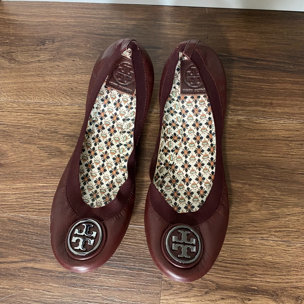 Tory Burch burgundy ballet flats size 10